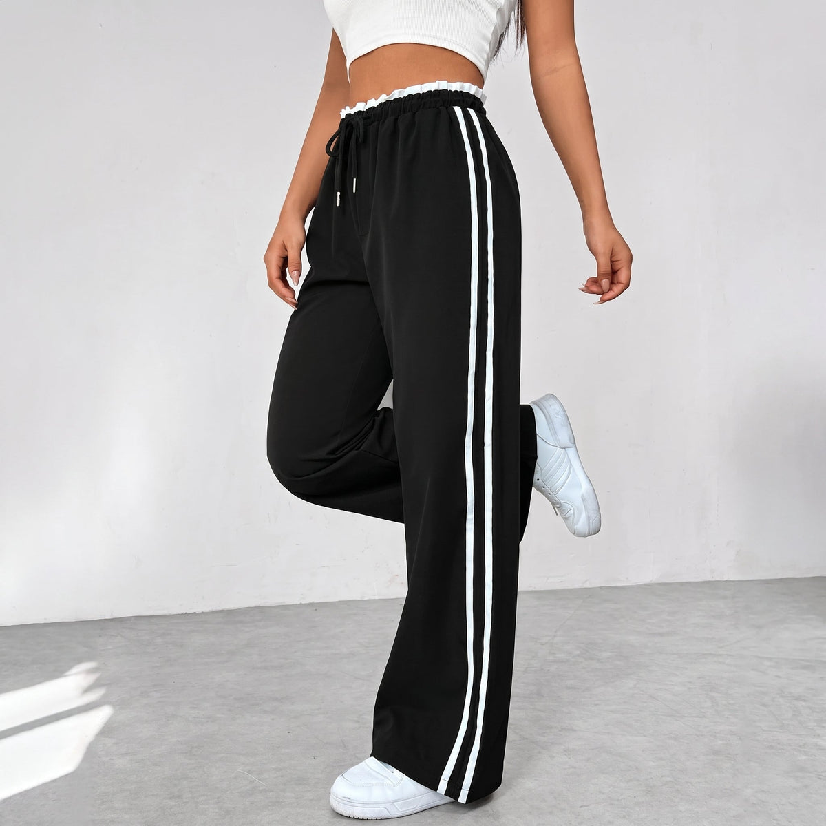 Beatrice - Women's High-Waisted Wide-Leg Joggers