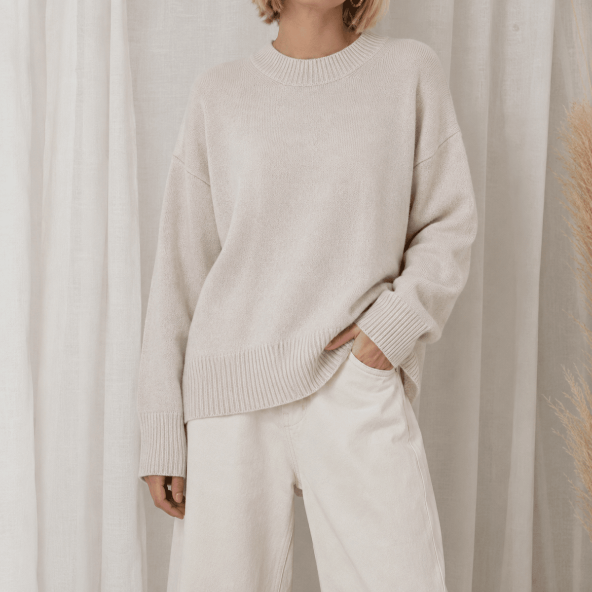 Charlotte - Women's Oversized Crewneck Sweater with Ribbed Cuffs