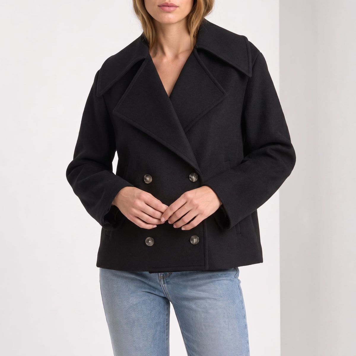 Charlotte - Women's Wide Lapel Cropped Double-Breasted Jacket