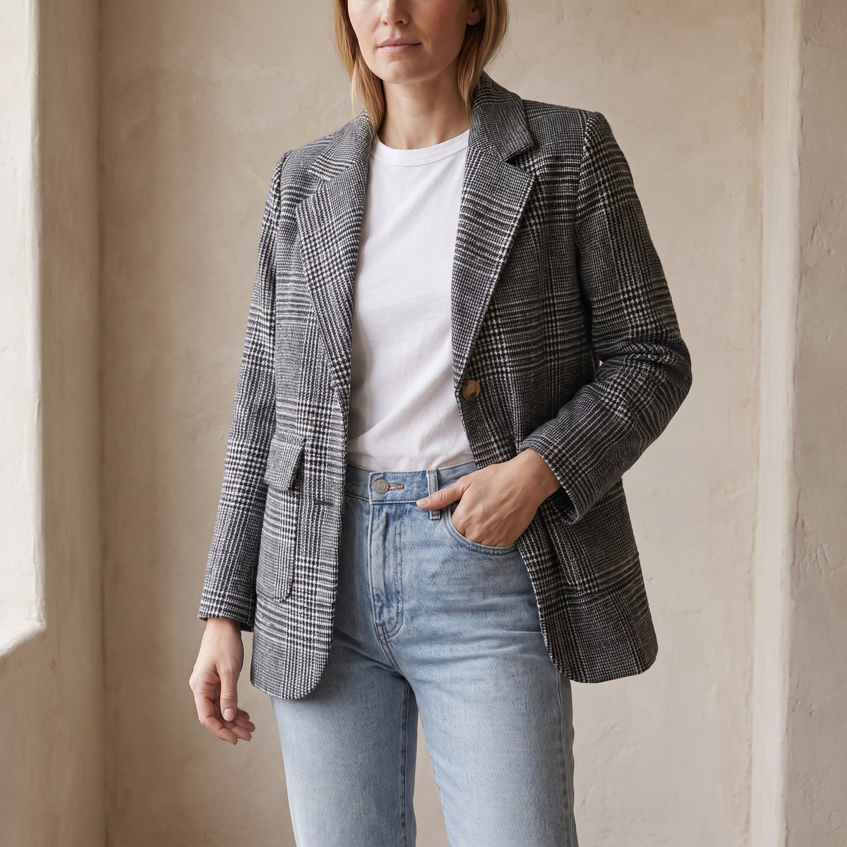 Sophie - Women's Tailored Double-Breasted Plaid Blazer